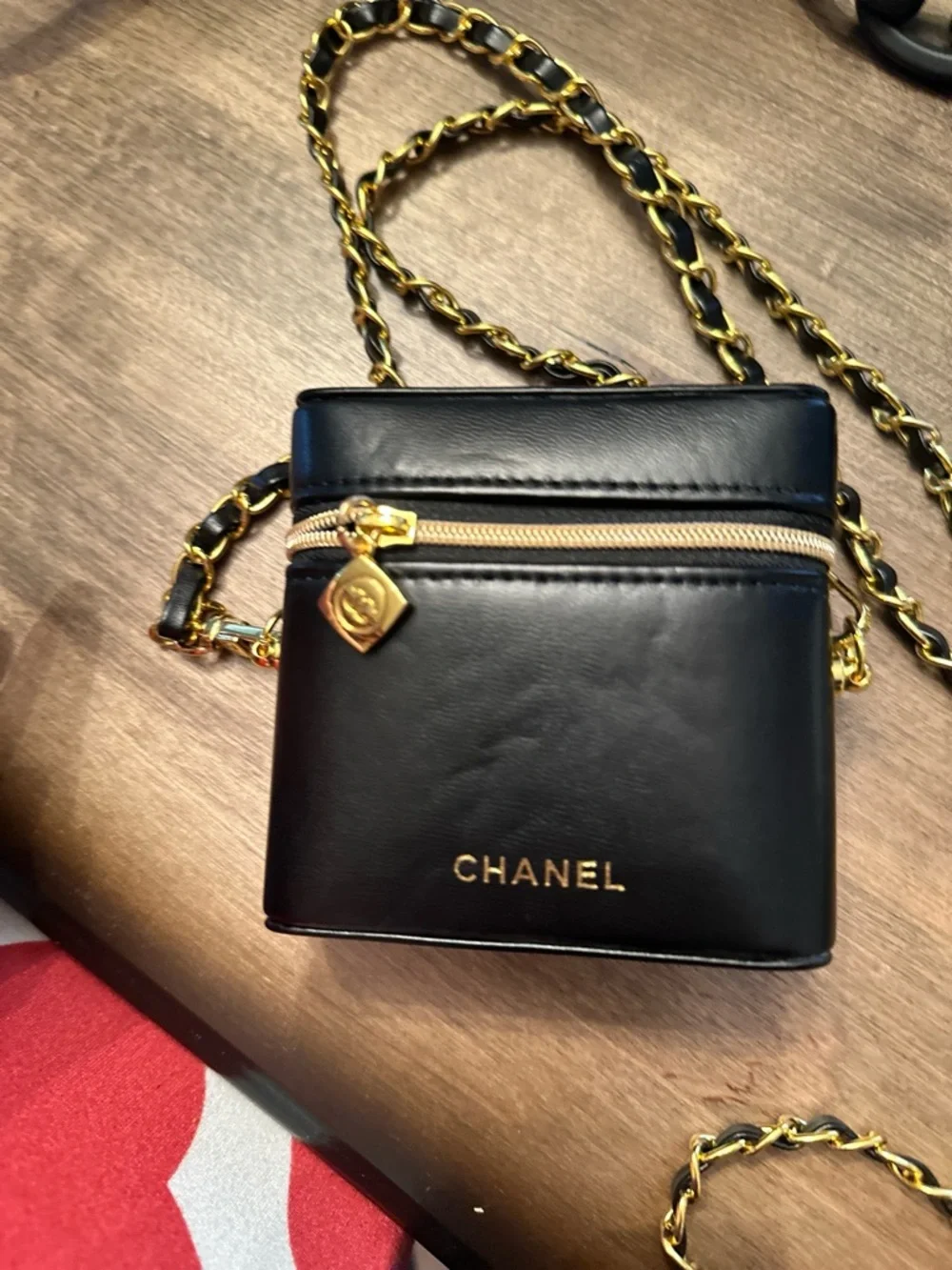 GWP Lipstick Case from Chanel - Picture 3 of 16